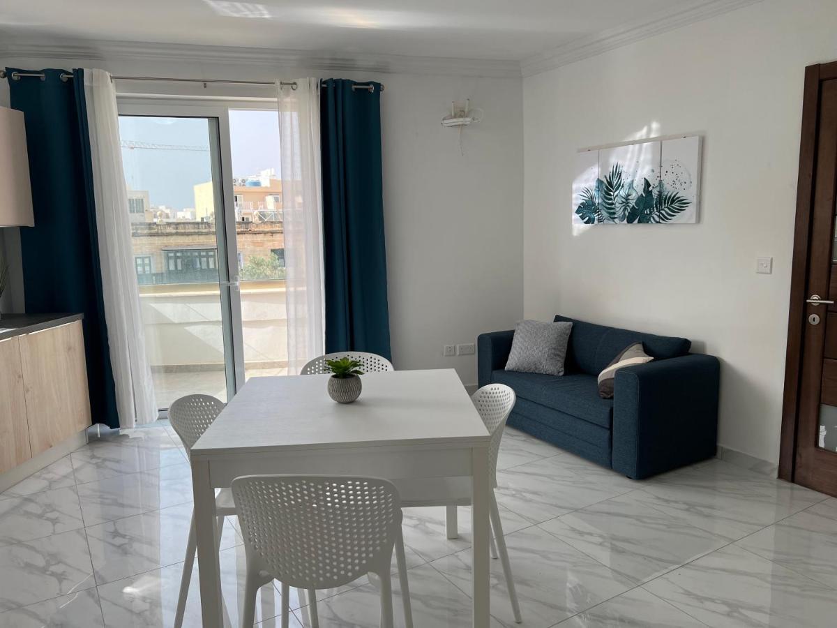 Condo With Patio Overlooking Piazza Gzira Ngoại thất bức ảnh